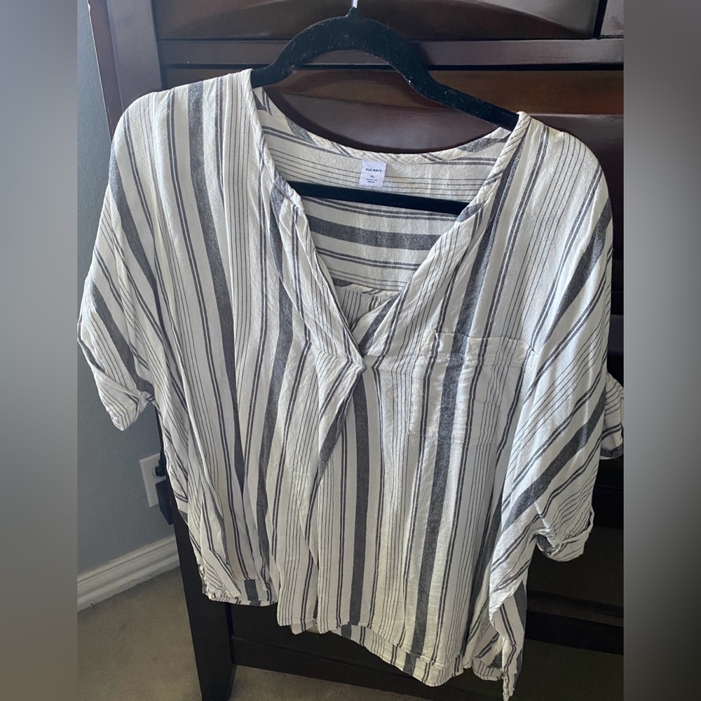Old Navy Top 🛎️